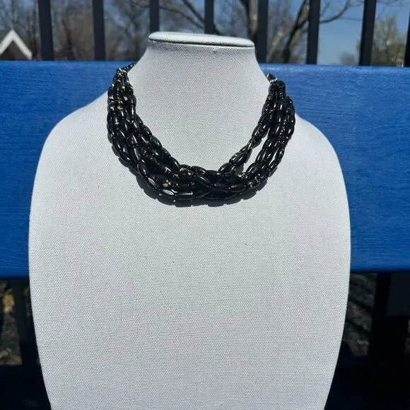AMANDA BLACK BEADED STATEMENT NECKLACE